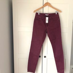 (NWT) CAbi Skinny Jean, Maroon, Women’s size 6